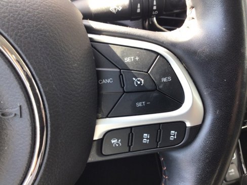 Used 2021 Jeep Compass Limited image 23