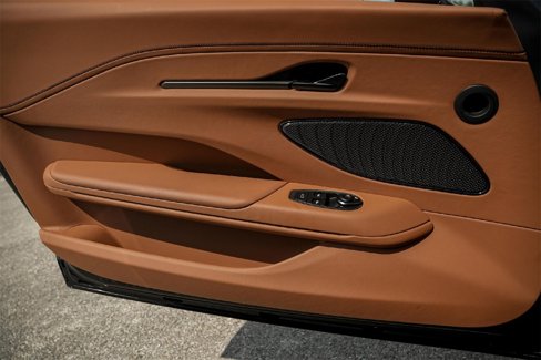 New 2025 Aston Martin V8 Vantage Coupe image 31