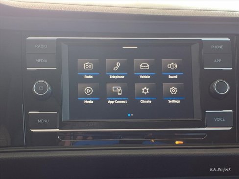 Used 2021 Volkswagen Jetta SE image 29