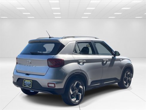 Certified 2023 Hyundai Venue SEL image 6