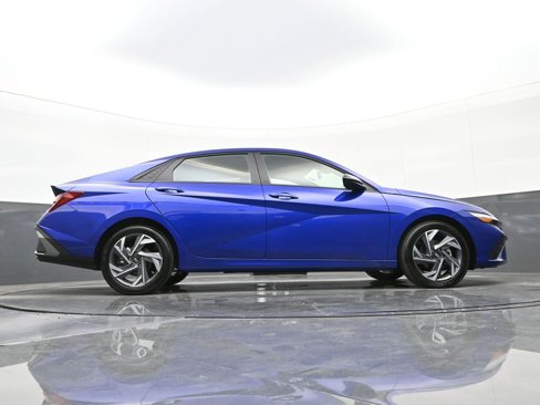 Certified 2025 Hyundai Elantra Sport image 37