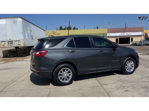 Used 2018 Chevrolet Equinox LT image 3