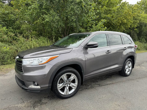 Used 2016 Toyota Highlander Limited image 2