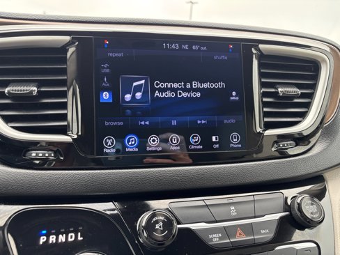 Used 2017 Chrysler Pacifica Touring image 19