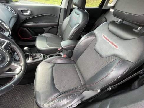 Used 2019 Jeep Compass Trailhawk image 12