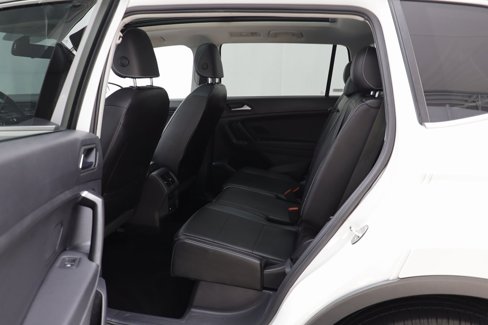 Used 2021 Volkswagen Tiguan SE image 13