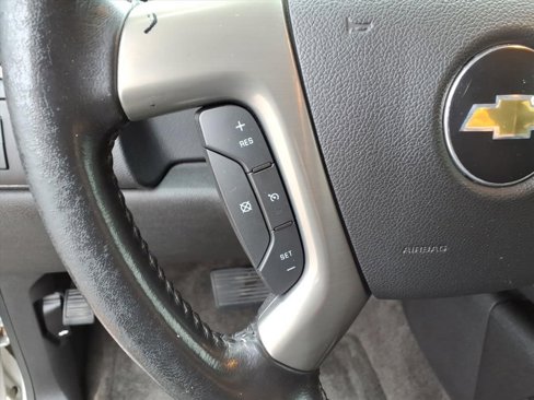 Used 2013 Chevrolet Suburban LT image 19