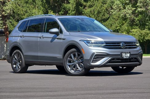 Used 2022 Volkswagen Tiguan SE image 2