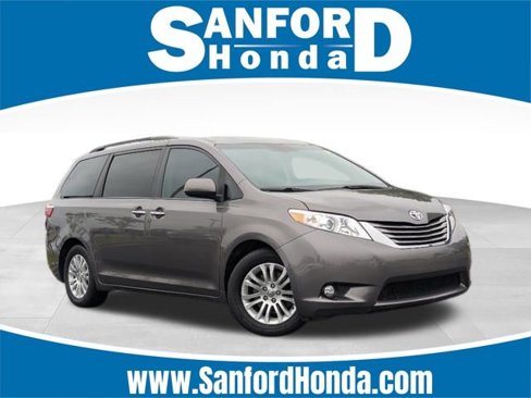 Used 2016 Toyota Sienna XLE image 1