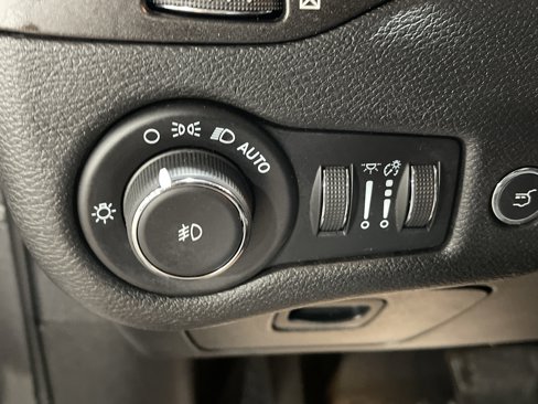 Used 2021 Jeep Cherokee Trailhawk w/ Sun, Sound & Nav Group image 21