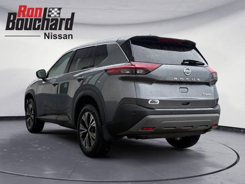 Used 2021 Nissan Rogue SV image 4