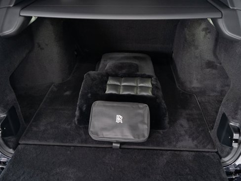 New 2025 Rolls-Royce Cullinan Black Badge image 53