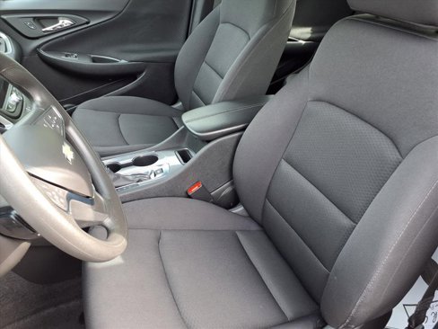 Used 2024 Chevrolet Malibu LT image 3
