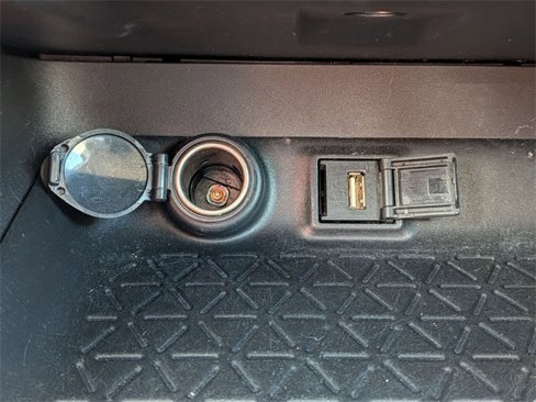 Used 2021 Toyota RAV4 LE image 21