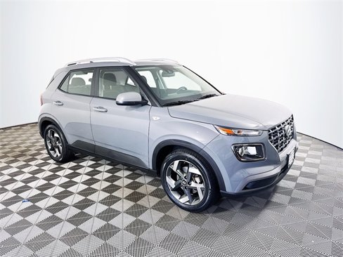 Used 2022 Hyundai Venue SEL image 2