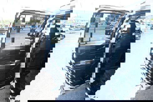 Used 2023 Jeep Grand Cherokee L Laredo image 11