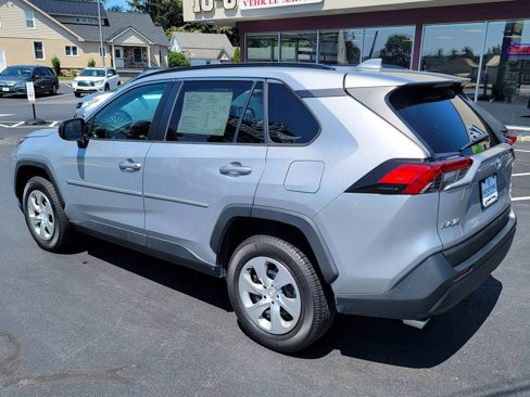 Used 2019 Toyota RAV4 LE image 7