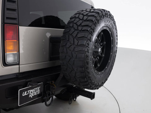 Used 2003 HUMMER H2 w/ Preferred Equipment Group image 16
