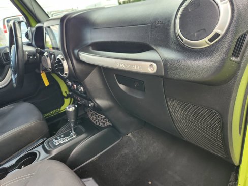 Used 2016 Jeep Wrangler Unlimited Sahara image 40