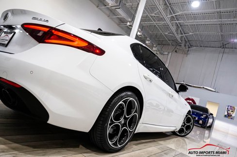 Used 2022 Alfa Romeo Giulia Veloce image 46