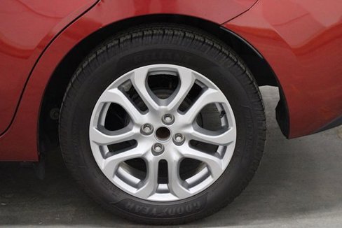 Used 2019 Toyota Yaris LE image 31