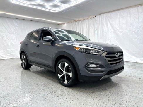 Used 2016 Hyundai Tucson Sport image 1