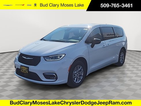 New 2026 Chrysler Pacifica Select image 1