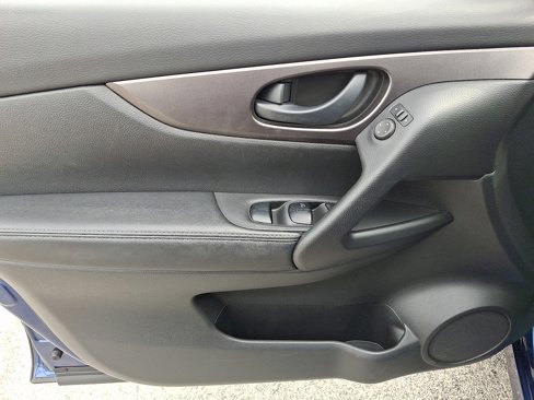 Used 2020 Nissan Rogue Sport S image 13