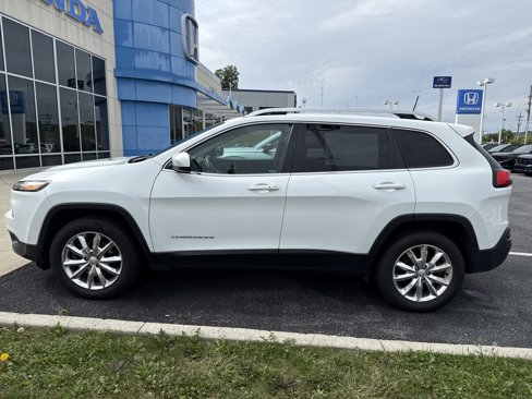 Used 2017 Jeep Cherokee Limited image 6