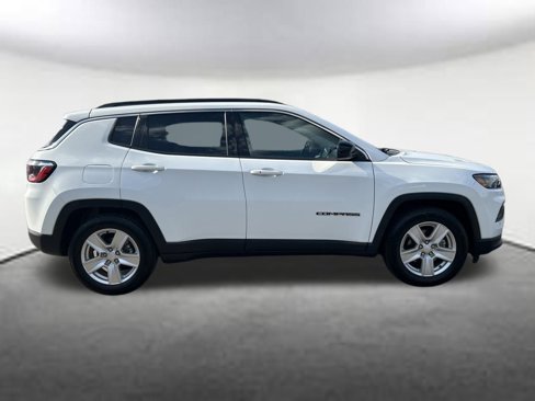 Used 2022 Jeep Compass Latitude image 6