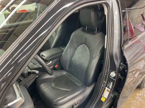 Used 2020 Toyota Highlander Platinum image 11