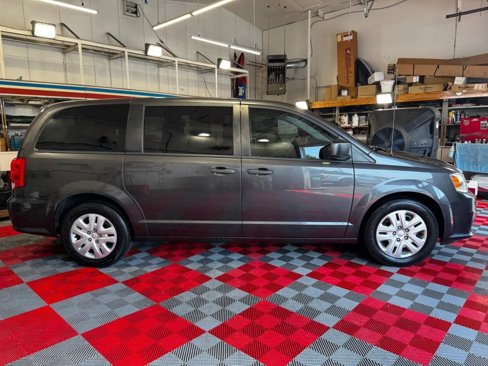 Used 2019 Dodge Grand Caravan SE image 8