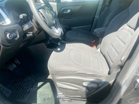 Used 2021 Jeep Renegade Latitude image 18