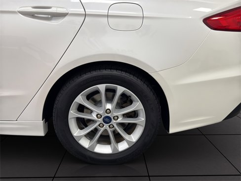 Used 2019 Ford Fusion SE image 24
