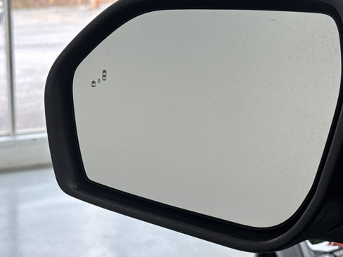 Used 2024 Ford Explorer XLT image 13
