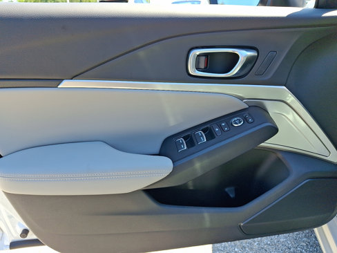 New 2025 Acura Integra image 8