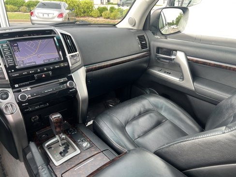 Used 2014 Toyota Land Cruiser image 33