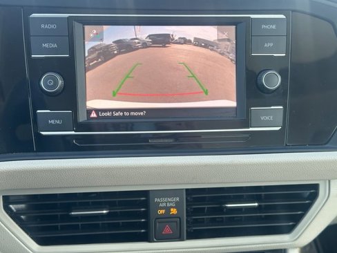 Used 2022 Volkswagen Jetta SE image 25