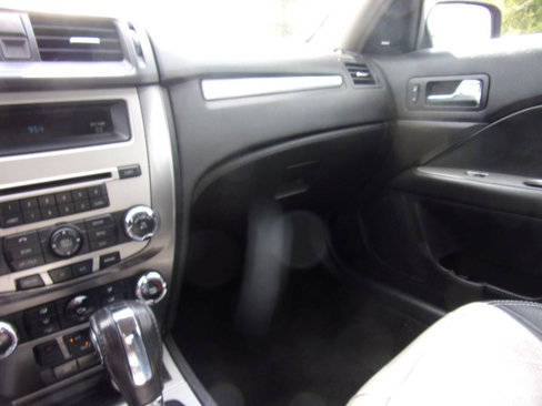 Used 2012 Ford Fusion SEL image 25
