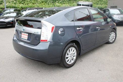 Used 2014 Toyota Prius Plug-In Hybrid image 3