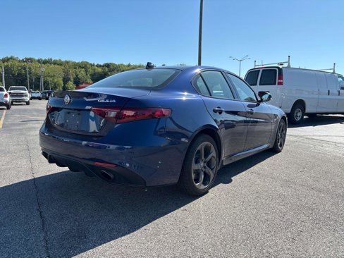 Used 2018 Alfa Romeo Giulia AWD image 5