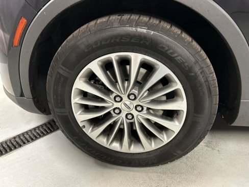Used 2016 Lincoln MKX Select image 9