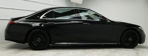 Used 2022 Mercedes-Benz S 580 4MATIC Sedan w/ AMG Line Package image 8