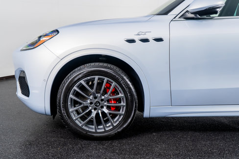 Used 2024 Maserati Grecale GT image 20