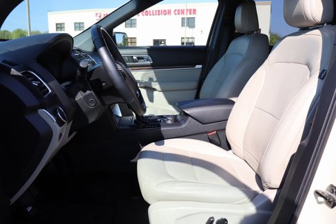 Used 2018 Ford Explorer Limited image 3