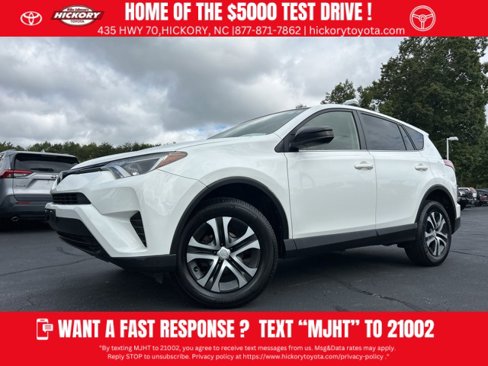 Used 2018 Toyota RAV4 LE image 1