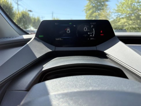 Used 2025 Toyota Prius LE image 12