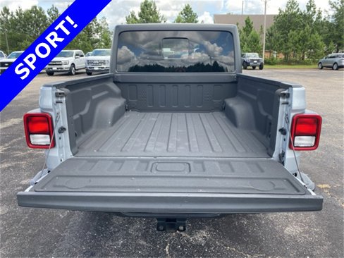 Used 2023 Jeep Gladiator Sport image 18
