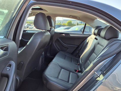 Used 2015 Volkswagen Jetta SE image 26