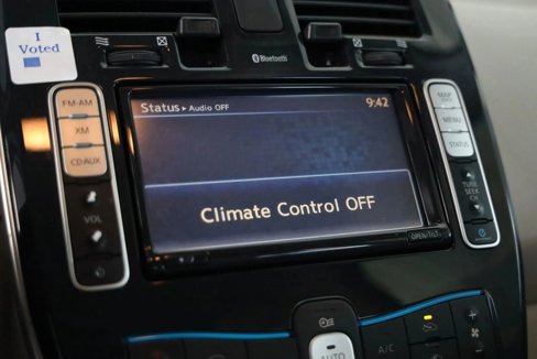 Used 2012 Nissan Leaf SV image 16